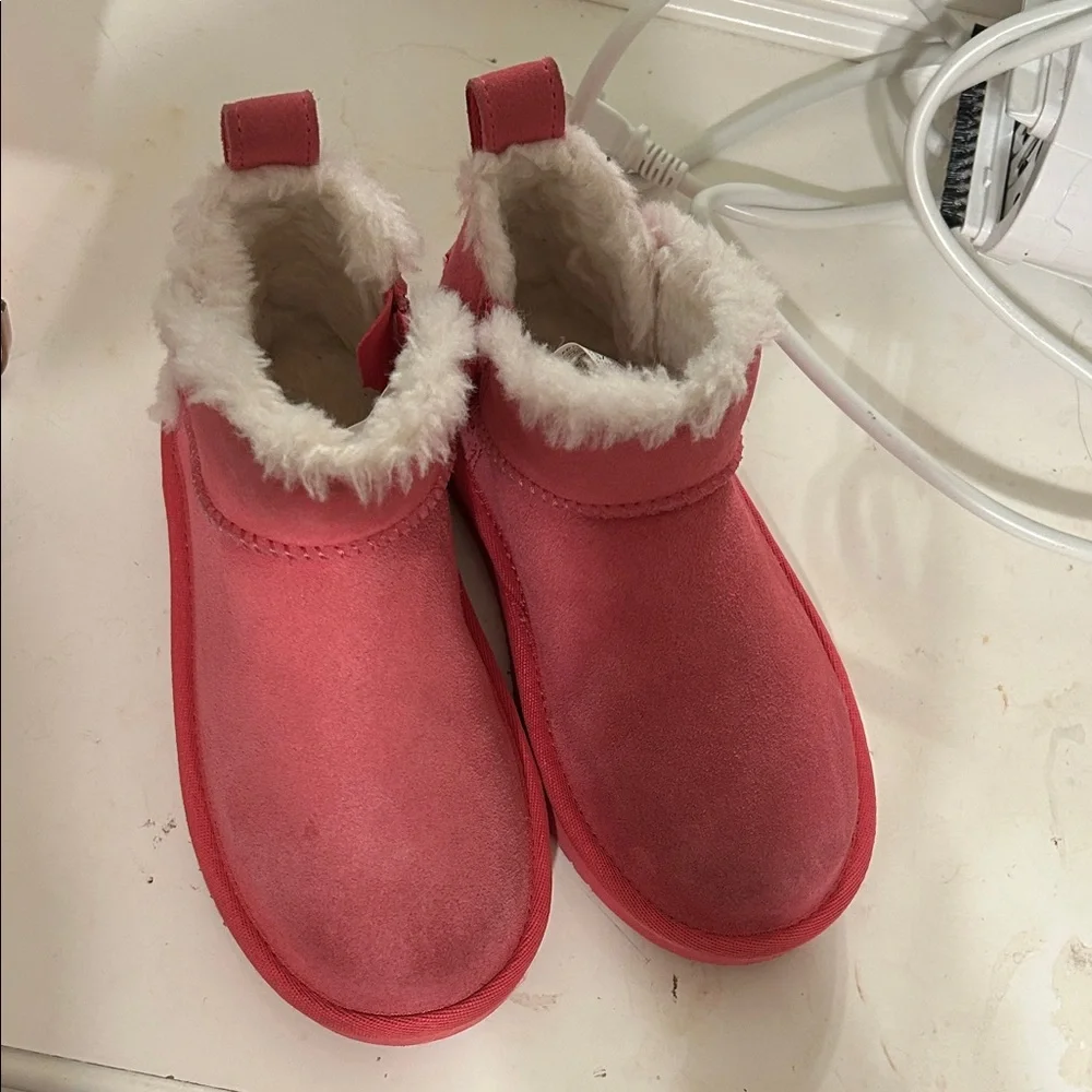 KOOLABURRA By UGG ultra mini pink Cozy Pink Kids Boots size 12 GUC